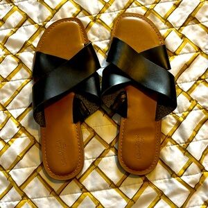 Universal Thread cross strap sandals size 10